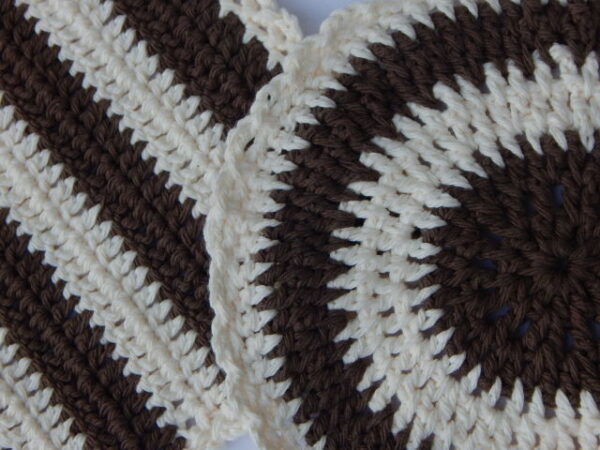 Brown cream pot holders, set of 2 - Image 3